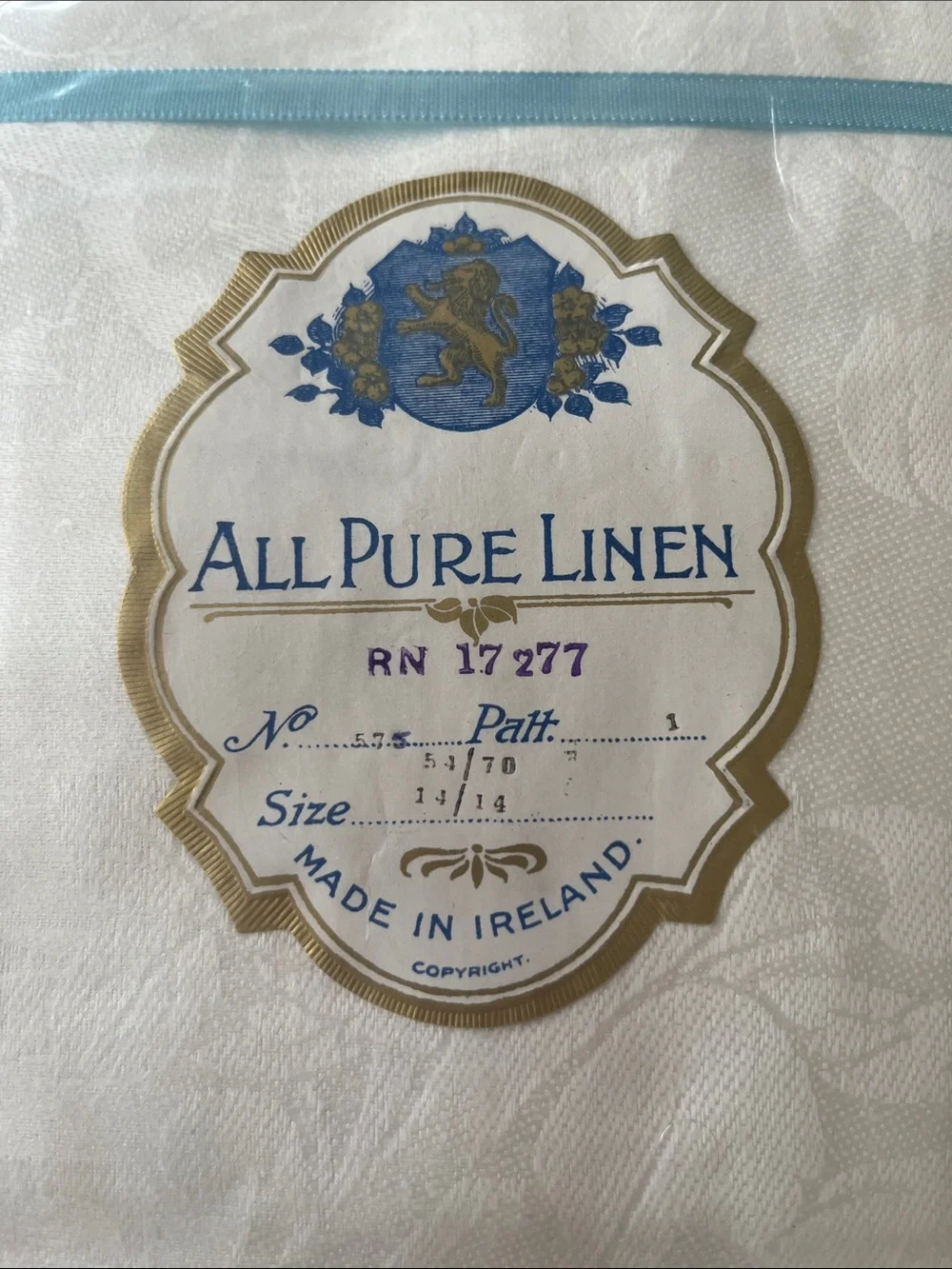 White Irish Linen Table Cloth with 6 napkins.